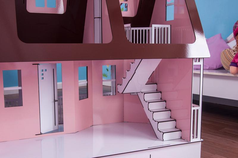 Casa de Bonecas Escala Barbie Modelo Emily Princesa - Darama