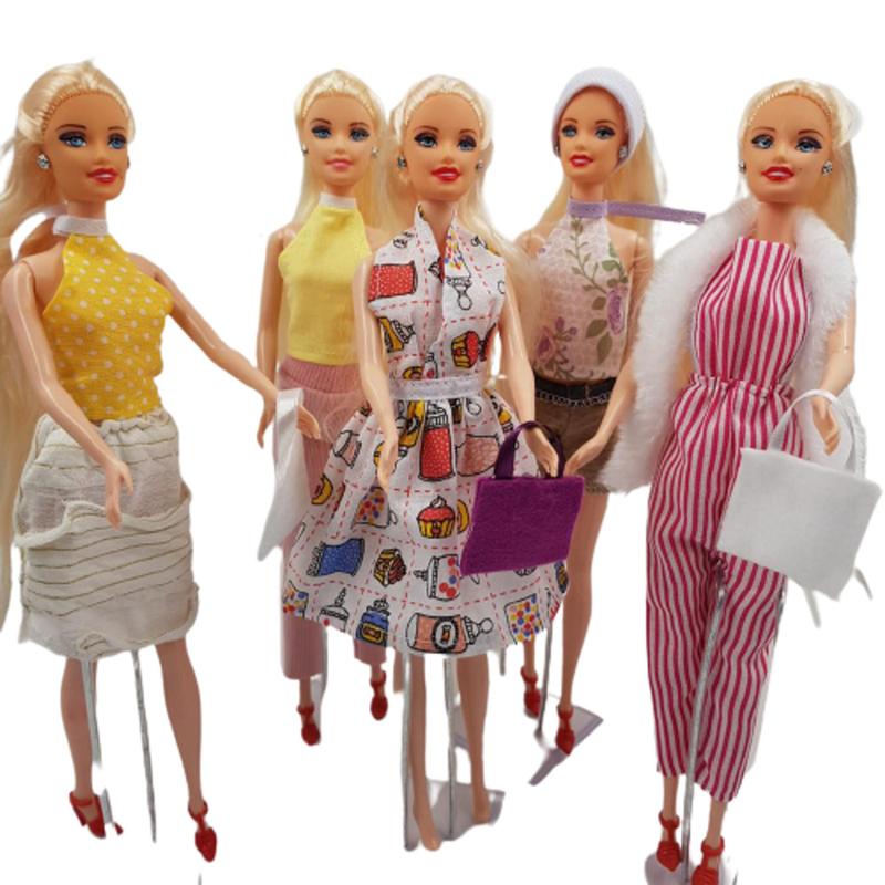 Kit com 10 Conjuntos De Roupas Para Bonecas Barbie - Não Repete em