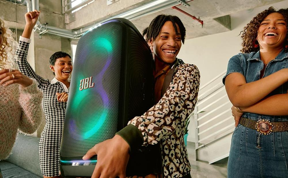 Caixa de Som JBL Partybox Stage 320 18 horas de bateria com luzes