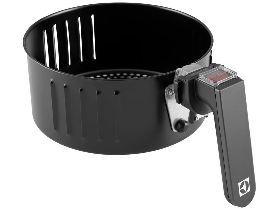 Air Fryer Electrolux Digital Experience EAF20 Cinza 3,2L Com Função Virar 1400W por Rita Lobo - 13