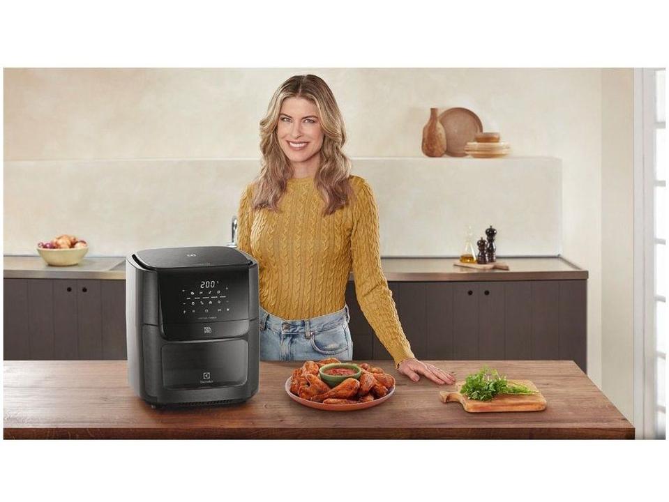 Air Fryer Oven Electrolux EAF90 Digital Grafite Experience 12L 1700W por Rita Lobo - 18