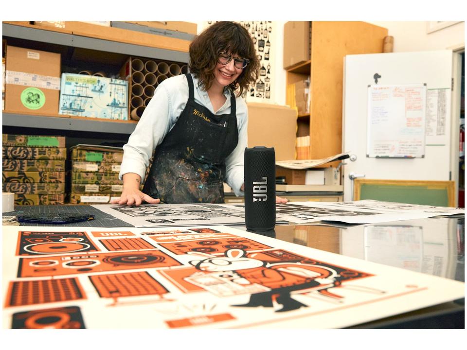 Caixa de Som JBL Flip 7 JBLFLIP7BLKBR Bluetooth Amplificada Portátil IP68 25W RMS - 3