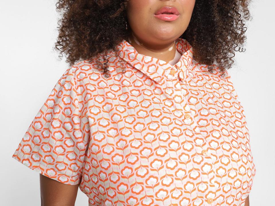 Camisa Vista Magalu Alongada Flores Assimétrico Recorte Lateral - 5