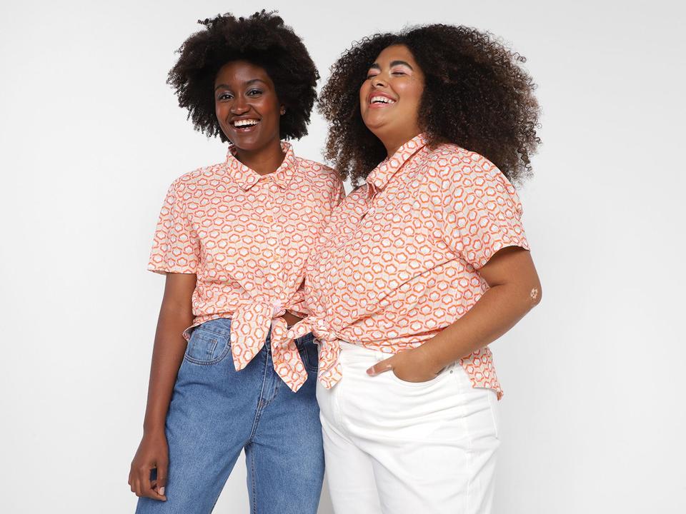 Camisa Vista Magalu Alongada Flores Assimétrico Recorte Lateral - 10