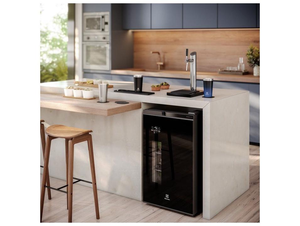Cervejeira com Chopeira Electrolux Home Bar EB10C Vertical Preta 100L Frost Free - 2