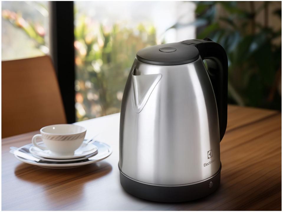 Chaleira Elétrica Electrolux Efficient EEK10 Aço Inox Escovado 1,8L - 1