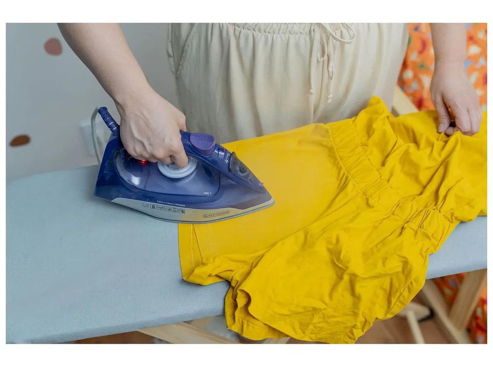 Ferro de Passar Roupa a Vapor e a Seco Black+Decker FX2550 Roxo e Branco - 4