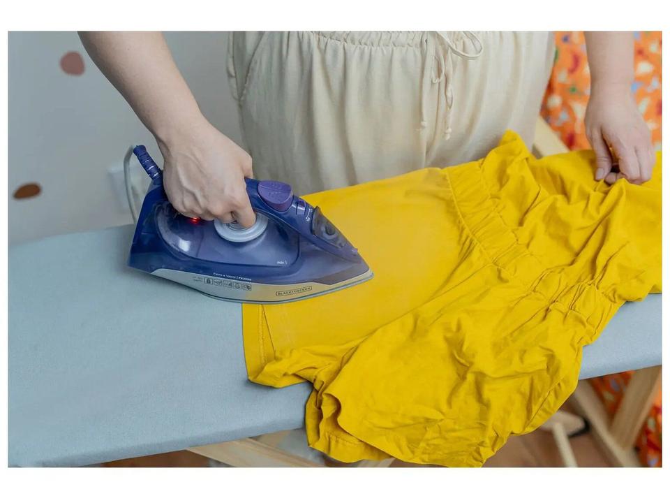 Ferro de Passar Roupa a Vapor e a Seco Black+Decker FX2550 Roxo e Branco - 4