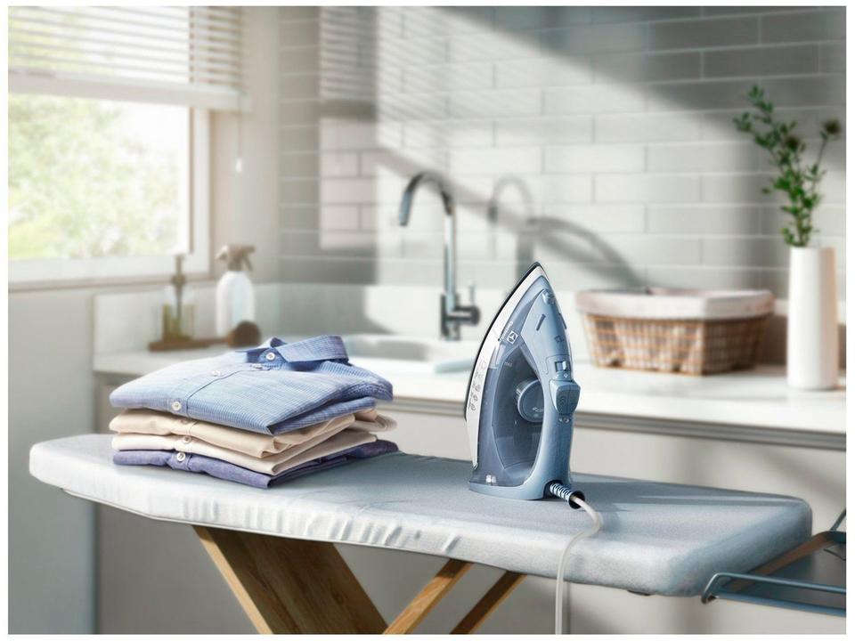 Ferro de Passar Roupa a Vapor e a Seco Electrolux - 11