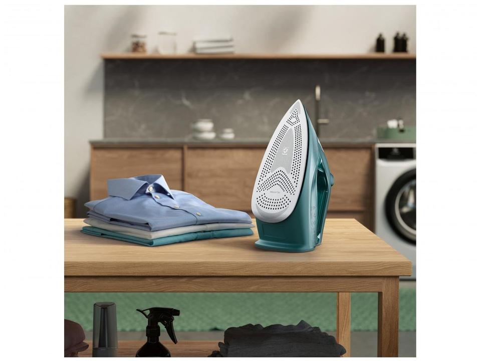 Ferro de Passar Roupa a Vapor e a Seco Electrolux Experience Care com Triplo Desligamento Automático - 2