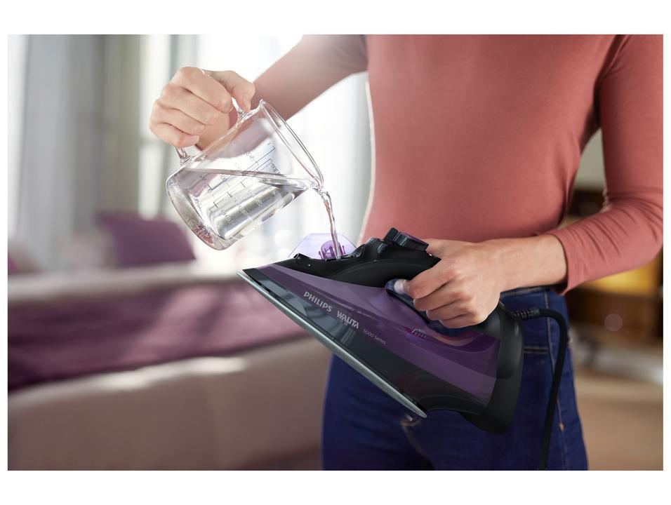 Ferro de Passar Roupa a Vapor Philips Walita Série 5000 DST5030 Roxo e Preto DST5030/80 - 2