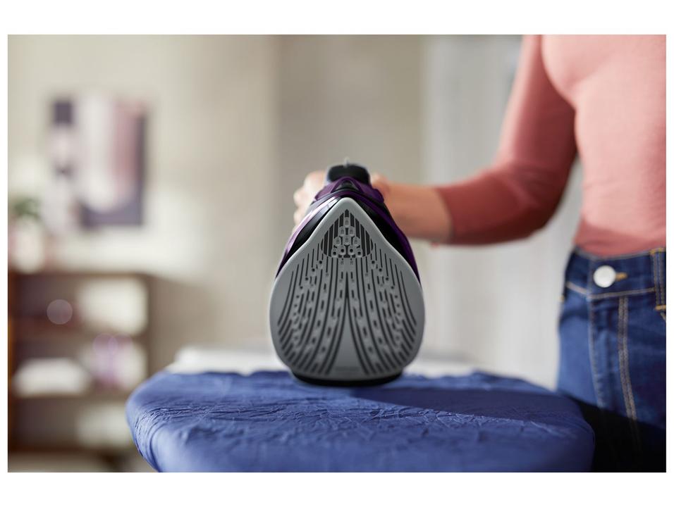 Ferro de Passar Roupa a Vapor Philips Walita Série 5000 DST5030 Roxo e Preto DST5030/80 - 4