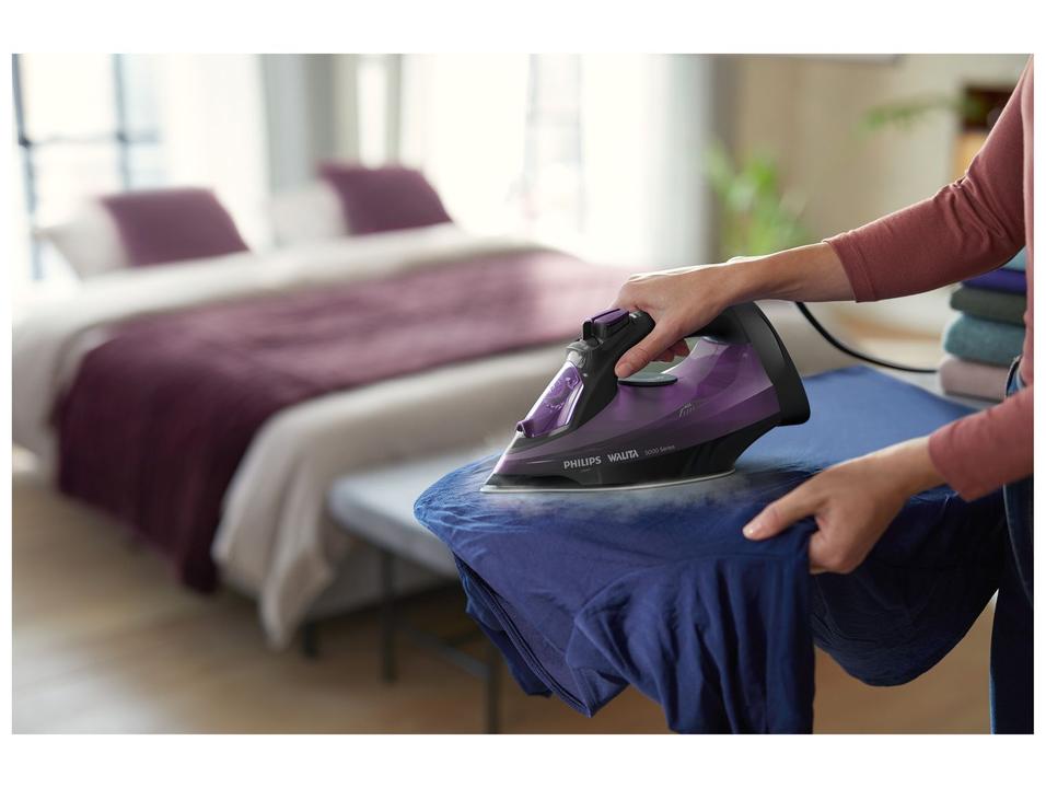 Ferro de Passar Roupa a Vapor Philips Walita Série 5000 DST5030 Roxo e Preto DST5030/80 - 1