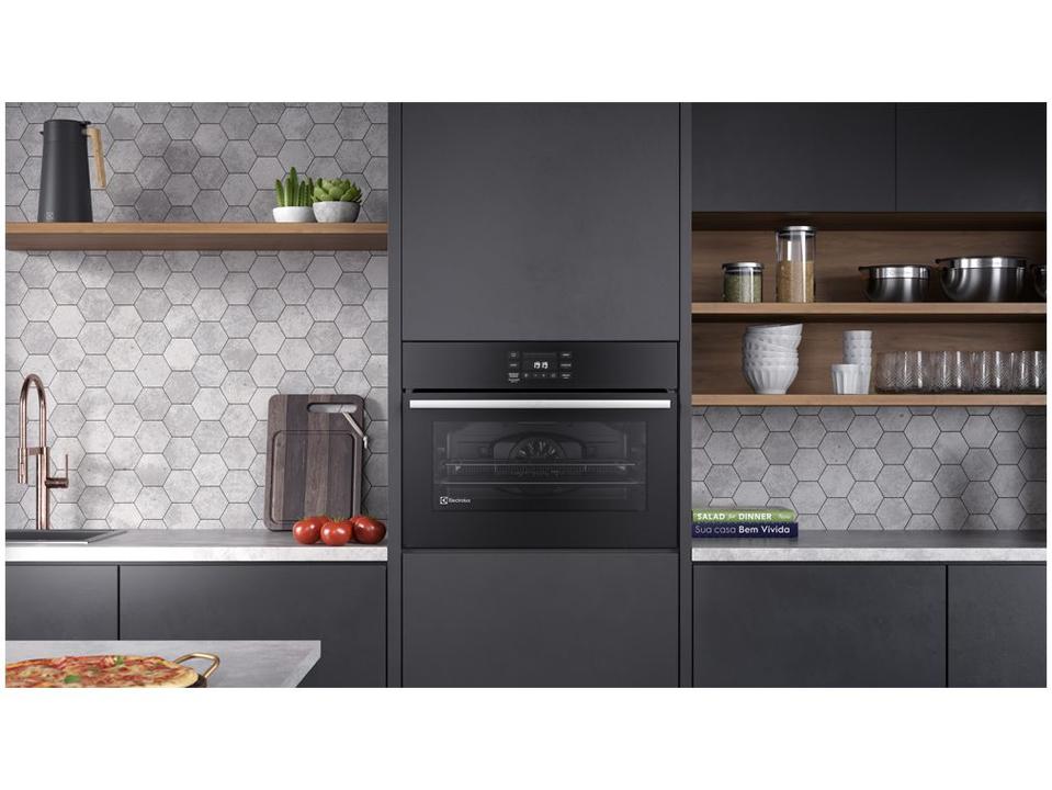 Forno Elétrico de Embutir Electrolux Multifuncional 50L Preto Experience OE5EA - 16