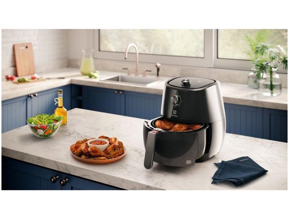 Fritadeira Elétrica sem Óleo/Air Fryer Electrolux Efficient EAF10 Preto 3,2L com Timer - 6