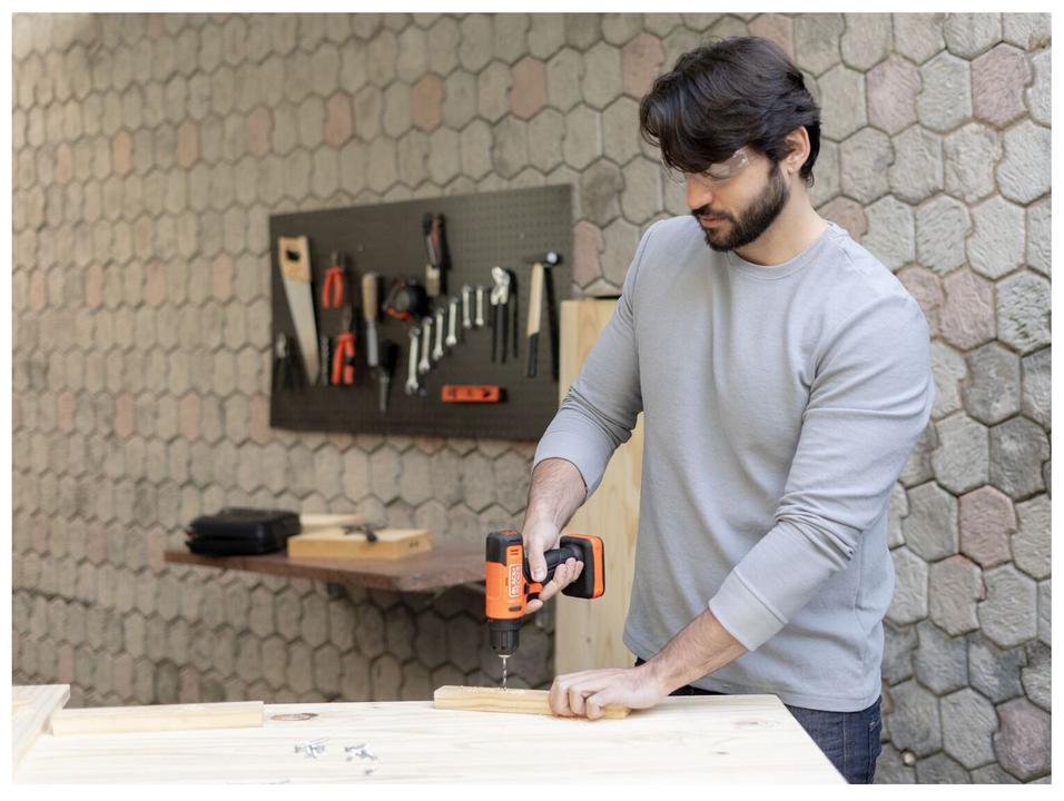 Furadeira e Parafusadeira de Impacto Black+Decker a Bateria 20 Peças BCD712VHD-BR - 8