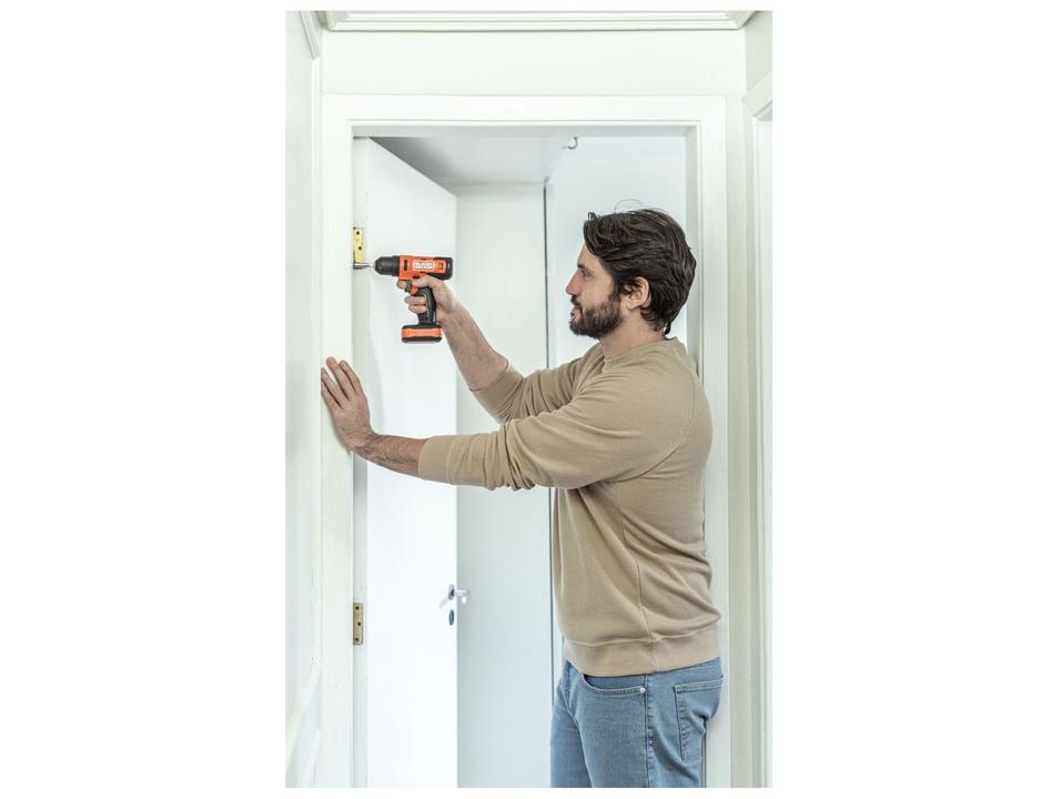 Furadeira e Parafusadeira de Impacto Black+Decker a Bateria 20 Peças BCD712VHD-BR - 9
