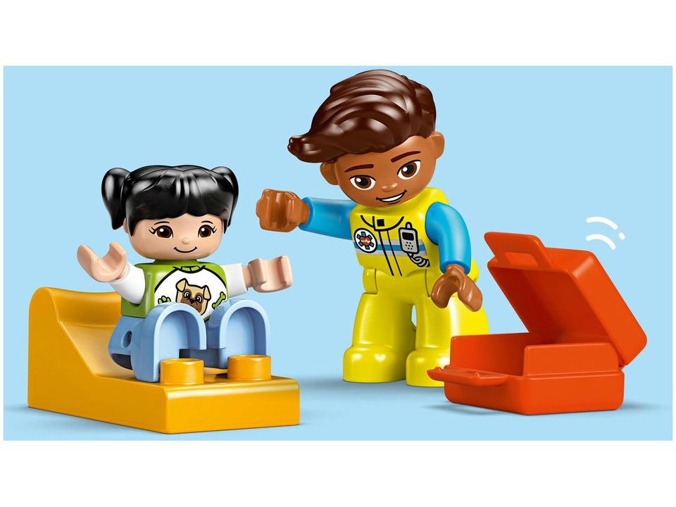 LEGO Ambulância e Motorista 10447 - 5