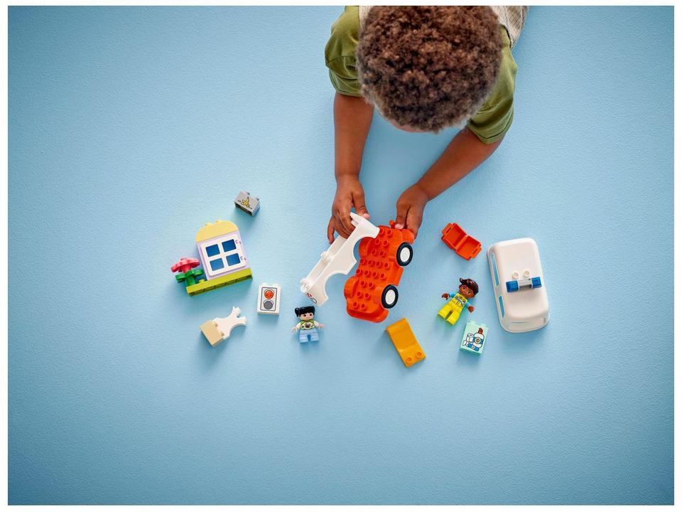 LEGO Ambulância e Motorista 10447 - 1