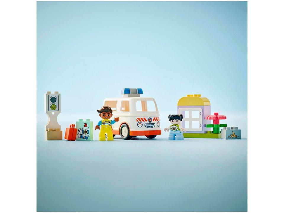 LEGO Ambulância e Motorista 10447 - 3