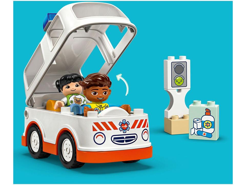 LEGO Ambulância e Motorista 10447 - 6