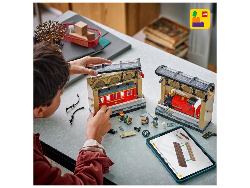 LEGO Aparador de Livros: O Expresso de Hogwarts - 1