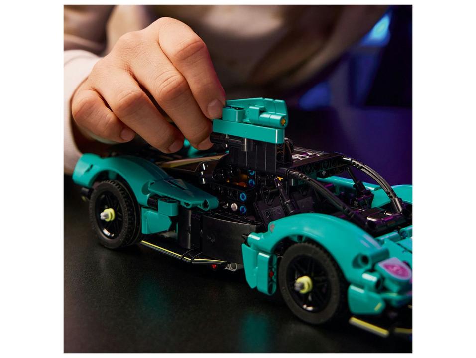 LEGO Aston Martin Valkyrie 42208 - 3