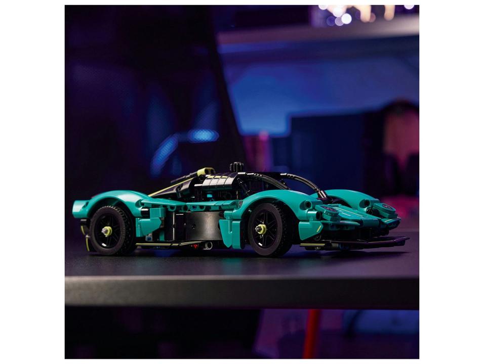 LEGO Aston Martin Valkyrie 42208 - 4