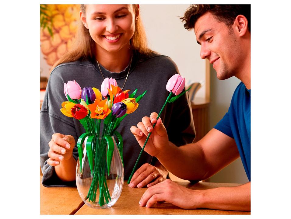 LEGO Botanicals Buquê de Tulipas 11501 576 Peças - 2