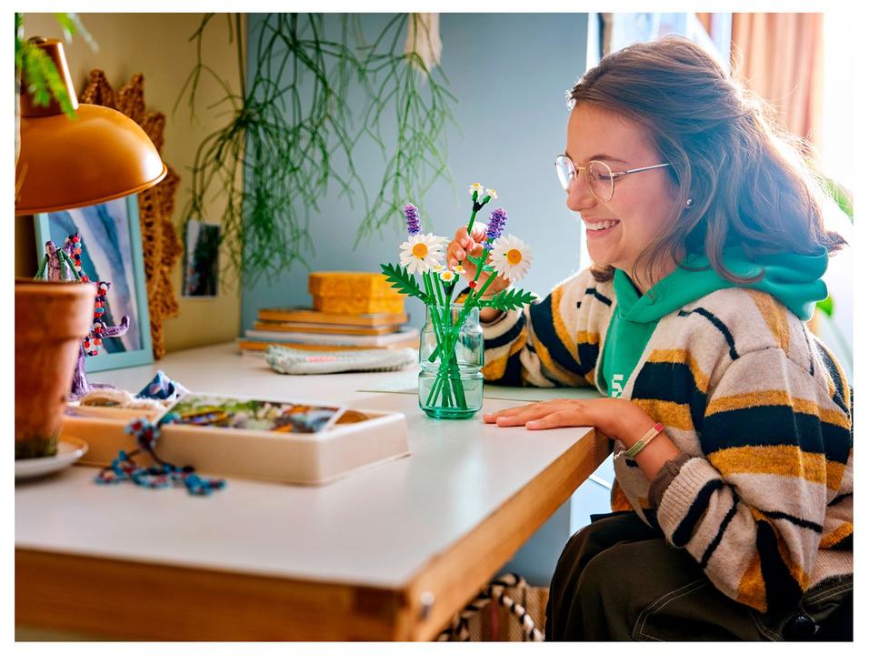 LEGO Botanicals Margaridas 11508 133 Peças - 1