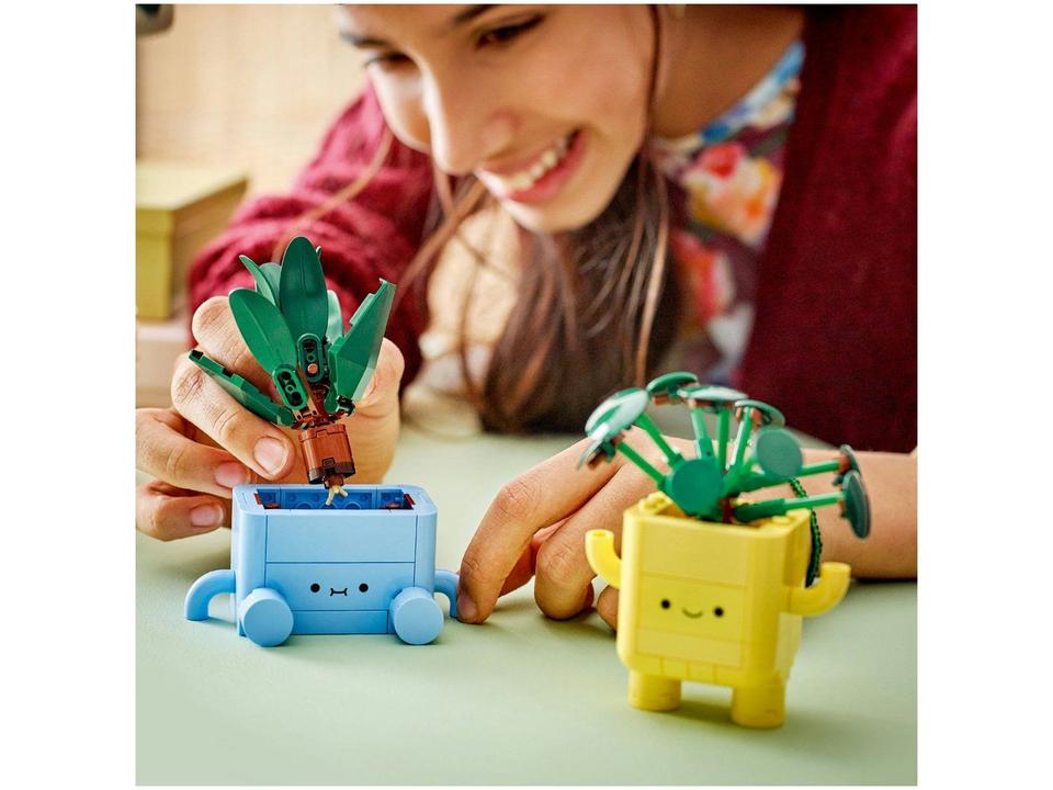 LEGO Botanicals Plantas Felizes 10349 217 Peças - 2