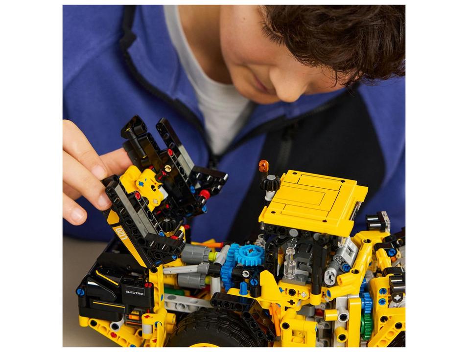 LEGO Carregadeira de Rodas Volvo L120 Electric - 2