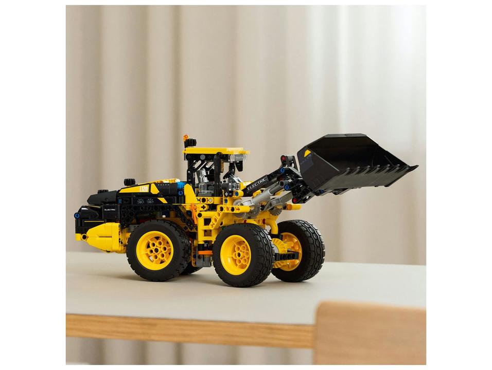 LEGO Carregadeira de Rodas Volvo L120 Electric - 4