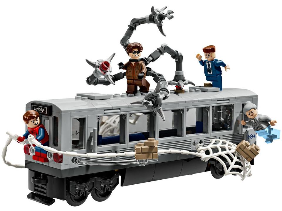 LEGO Cena de Homem-Aranha vs. Doc Ock no Trem - 4