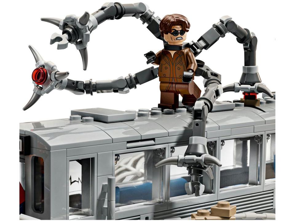 LEGO Cena de Homem-Aranha vs. Doc Ock no Trem - 7