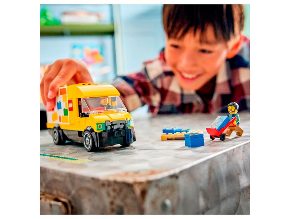 LEGO City A Van 60500 276 Peças - 2