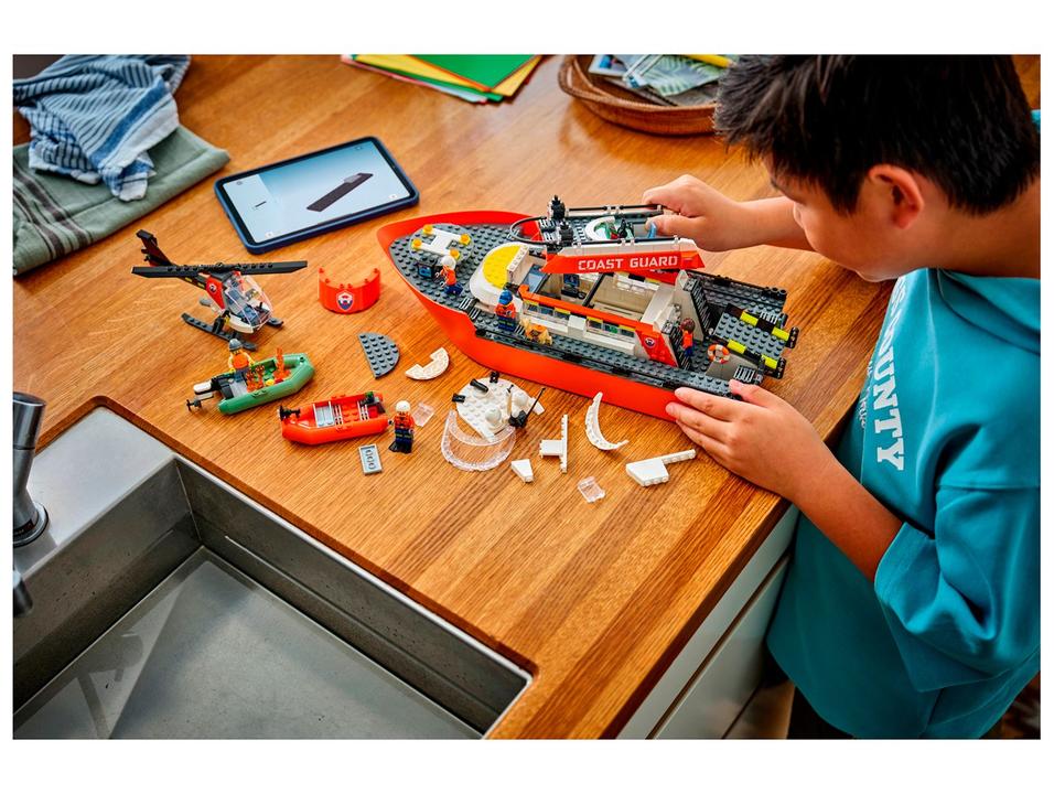 LEGO City Barco e Helicóptero de Resgate 60504 - 3