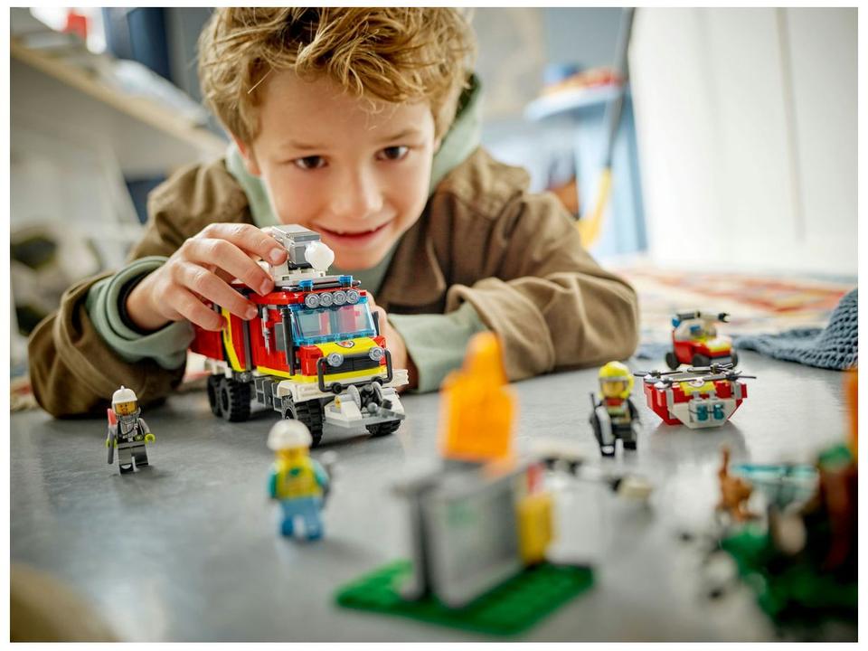 LEGO City Caminhão de Comando dos Bombeiros - 5