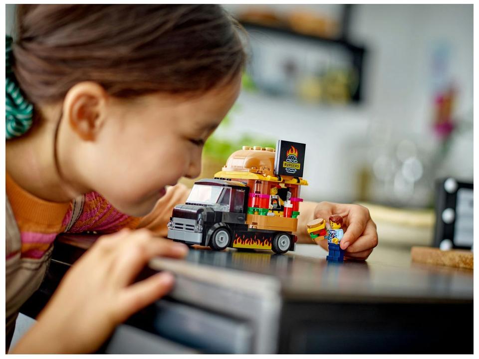LEGO City Caminhão de Hambúrgueres 60404 - 4