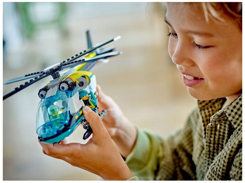 LEGO City Helicóptero de Resgate de Emergência - 4
