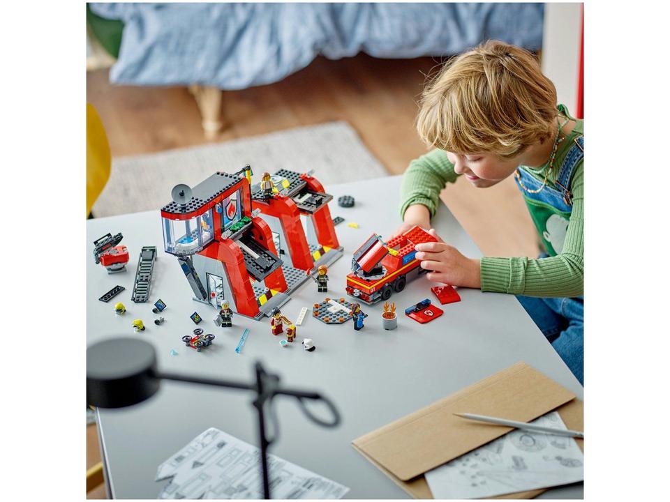 LEGO City Quartel e Caminhão dos Bombeiros 60414 - 3