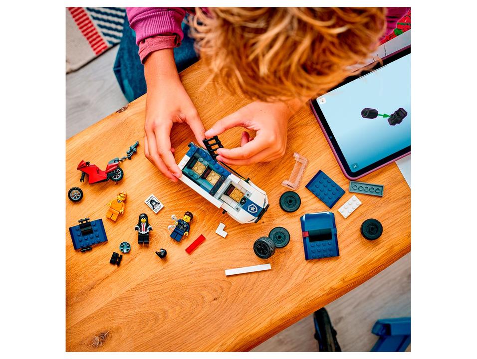 LEGO City Van de Prisioneiros da Polícia 60479 - 3