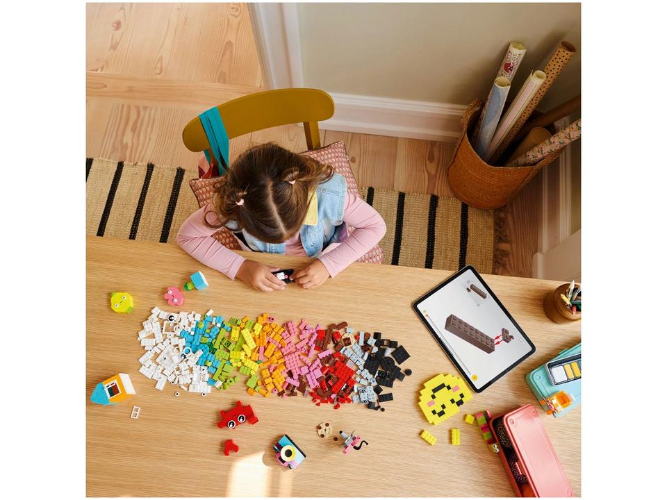 LEGO Classic Caixa Criativa Feliz 11042 680 Peças - 1