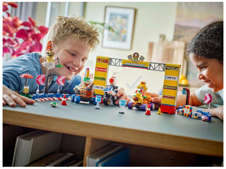 LEGO Conjunto Bebê Peach e Grande Prémio - 2