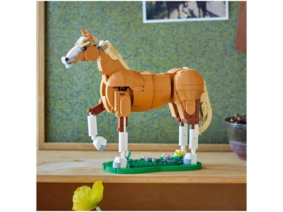 LEGO Creator 3 em 1 Lindo Cavalo 31166 685 Peças - 3