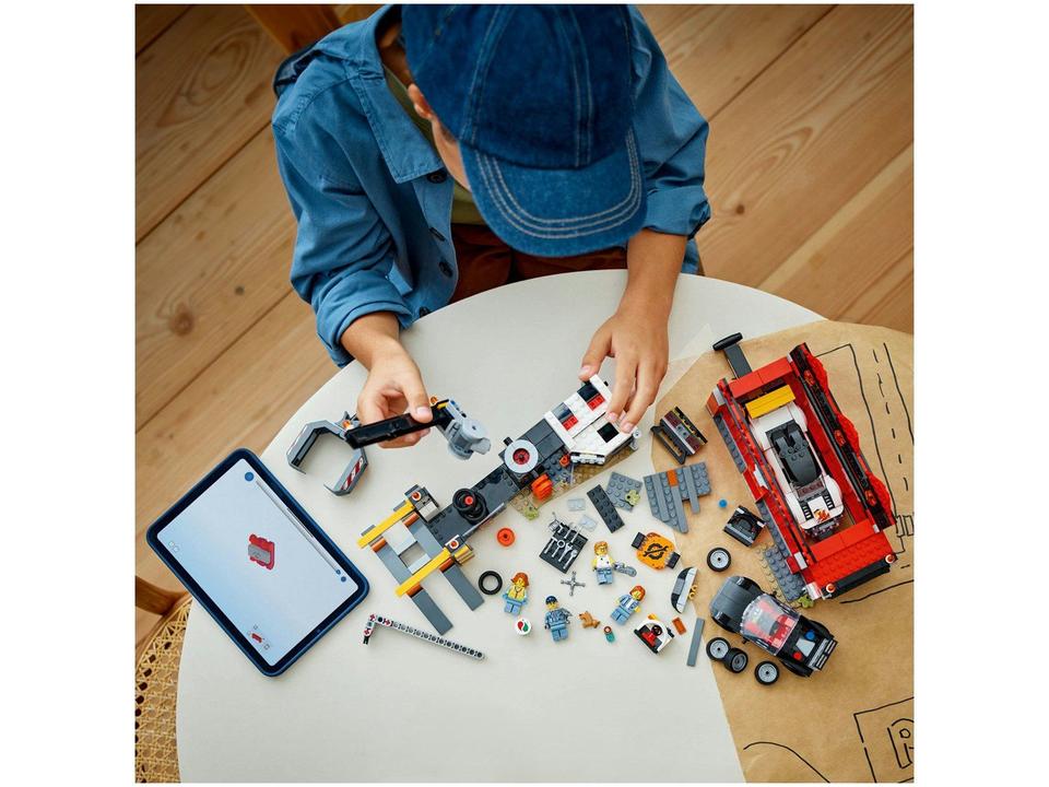 LEGO Ferro-velho com Carros 60472 - 1