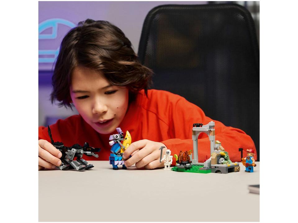 LEGO Fortnite Acampamento de Embananado e Faísca - 1