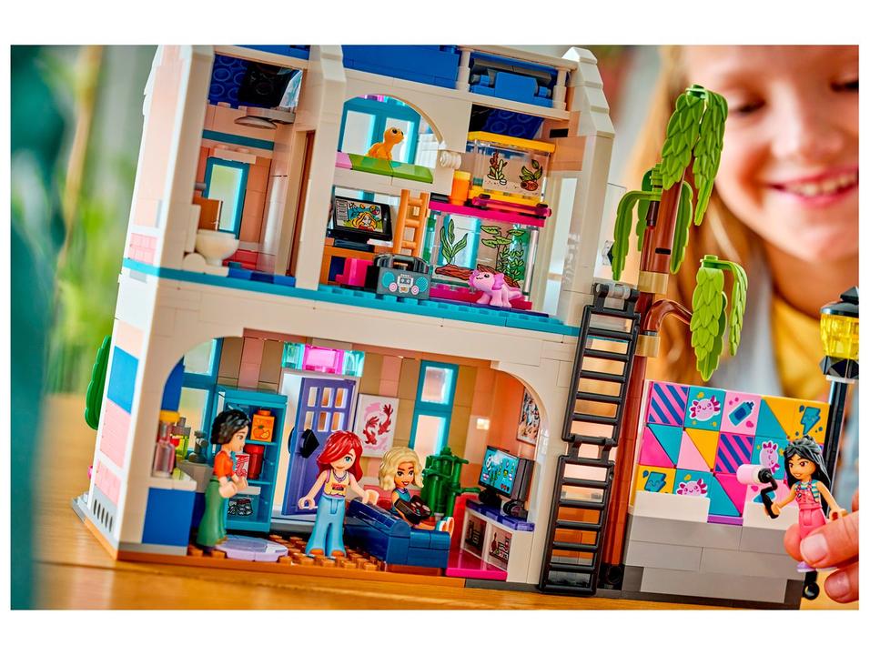 LEGO Friends Casa de Família da Liann 42687 - 2