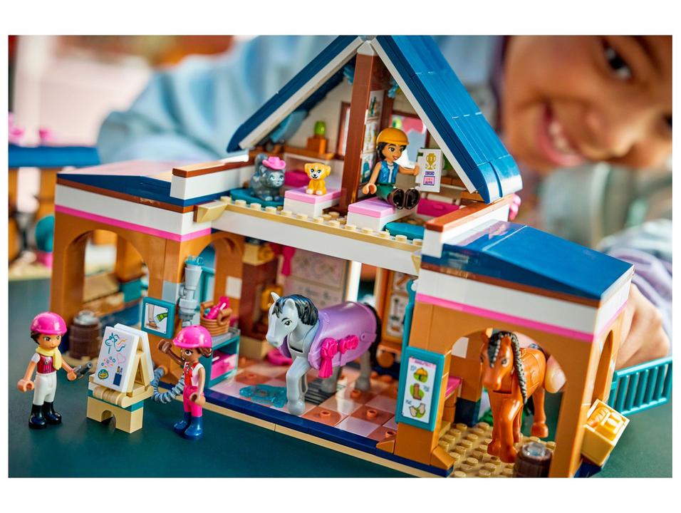 LEGO Friends Estábulo e Escola de Equitação - 2