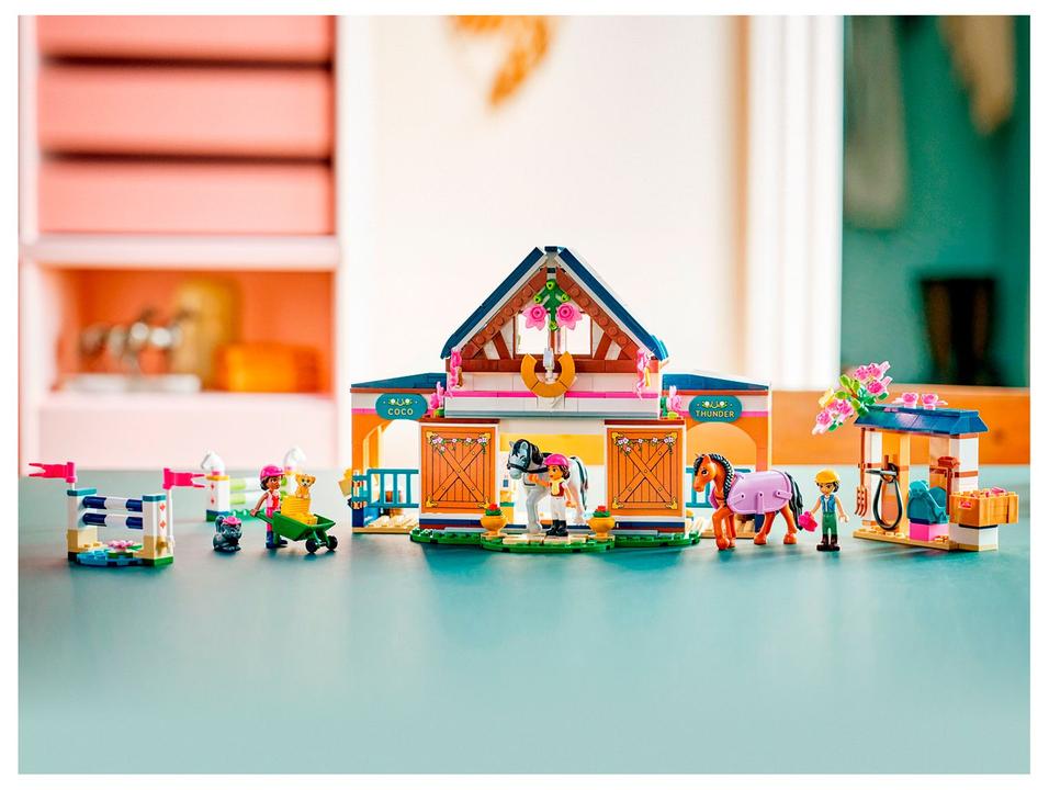 LEGO Friends Estábulo e Escola de Equitação - 1